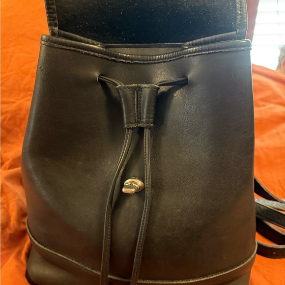 COACH vintage turnlock backpack purse in black with silver hardware. 90s! - Picture 6 of 15